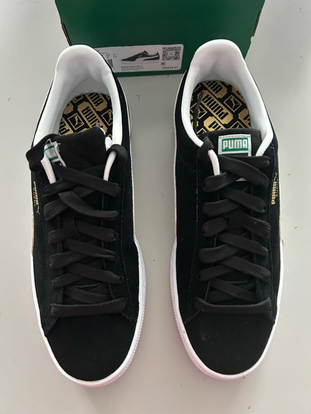 BNIB Puma Black Suede Classic XXI Jr Sneakers with White Trim Sz 7